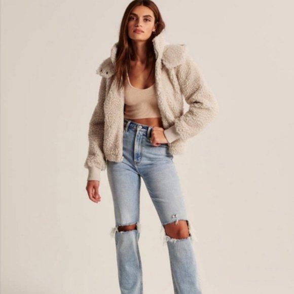 Abercrombie & Fitch Jackets & Blazers - **NEW WITH TAG** White Abercrombie & Fitch Women Sherpa Zip Hoodie Jacket / Coat